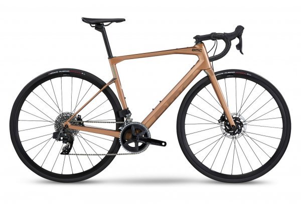 BMC-ROADMACHINE-FOUR-RENNRAD-SRAM-RIVAL-ETAP-AXS-12S-700-MM-BRAUN-2023.jpg