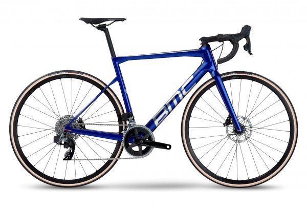 BMC-TEAMMACHINE-SLR-VIER-SRAM-RIVAL-ETAP-AXS-12V-700MM-BLAU-GEBUeRSTETES-2022-RENNRAD.jpg
